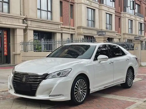 Toyota Crown 2019