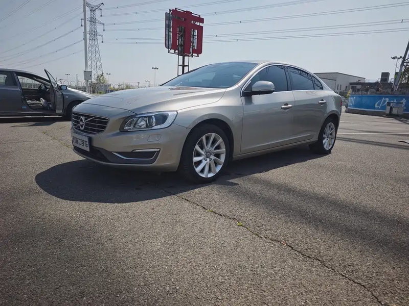 Volvo S60