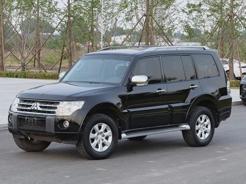 Mitsubishi Pajero 2011