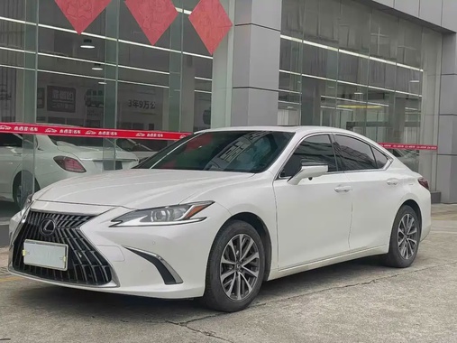 Lexus ES 2022