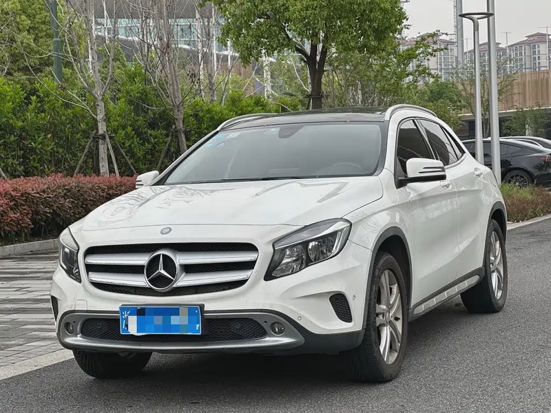 Mercedes-Benz GLA-Class