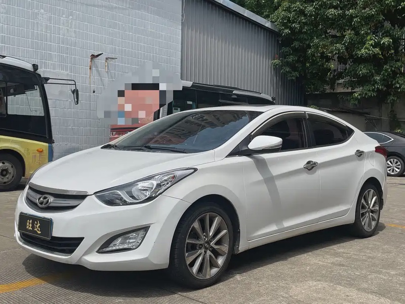 Hyundai Elantra