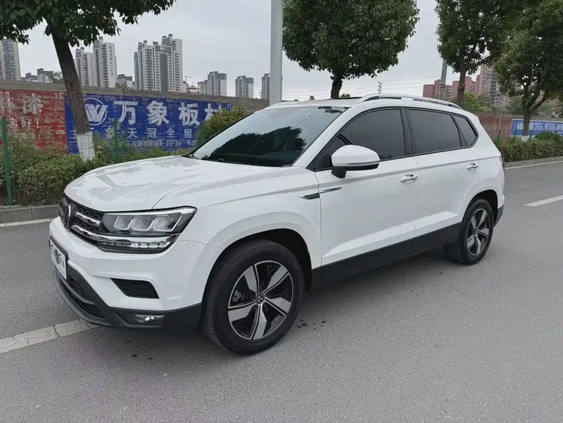 Volkswagen Tharu