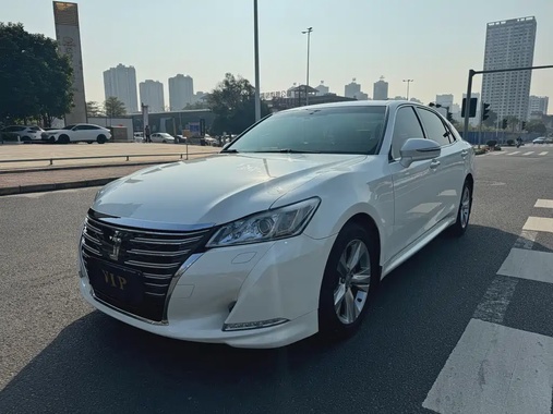 Toyota Crown 2016
