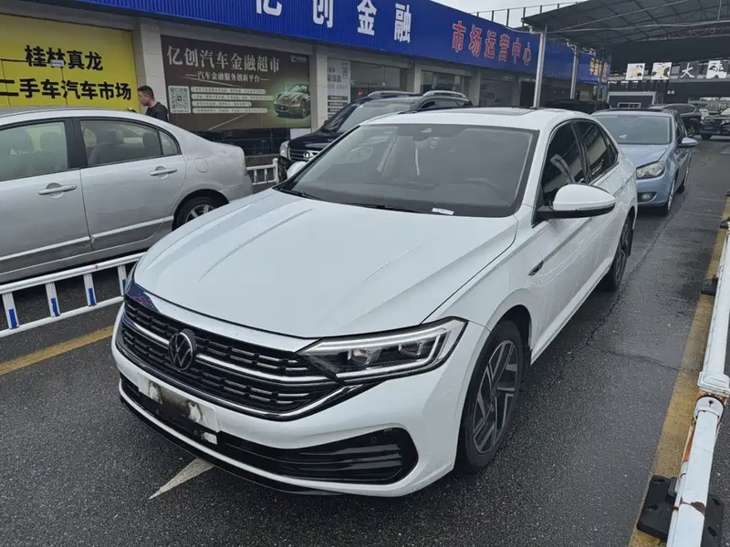 Volkswagen Sagitar