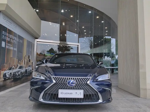 Lexus ES 2019