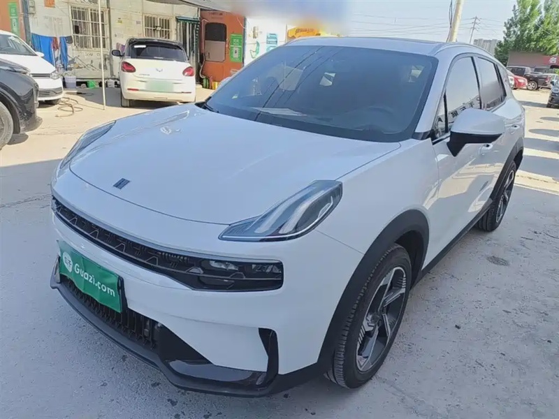 Lynk & Co 06