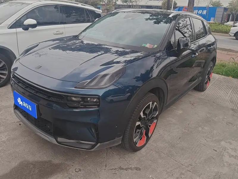Lynk & Co 06