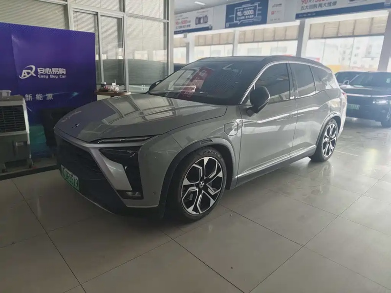 NIO ES8