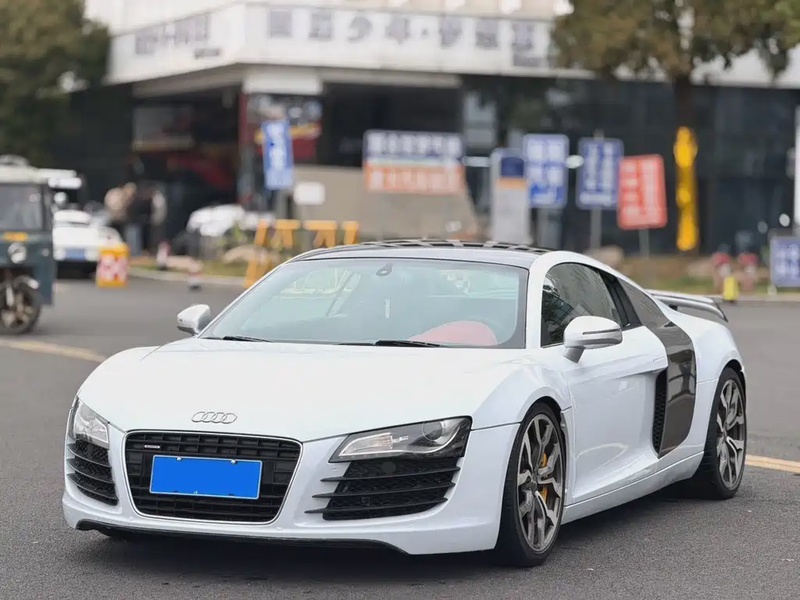 Audi R8