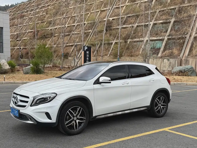 Mercedes-Benz GLA-Class