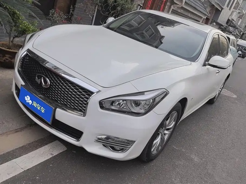 Infiniti Q70 2015