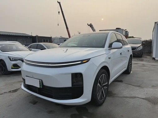 Li Auto L6 2025