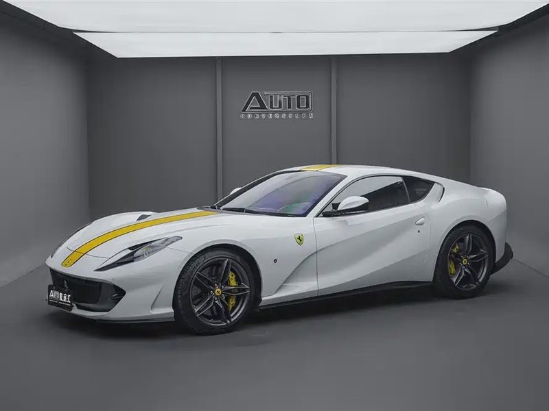 Ferrari 812
