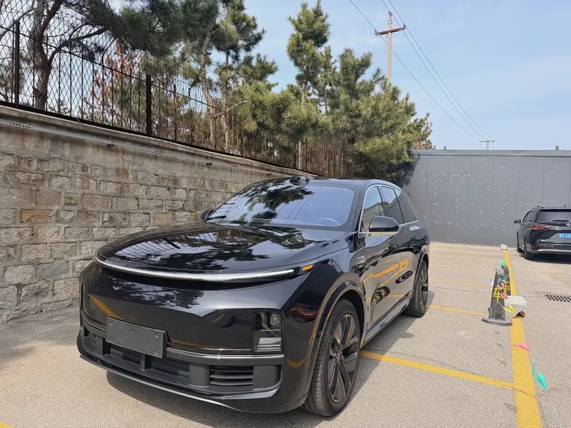 Li Auto L8