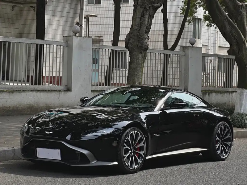 Aston Martin Vantage