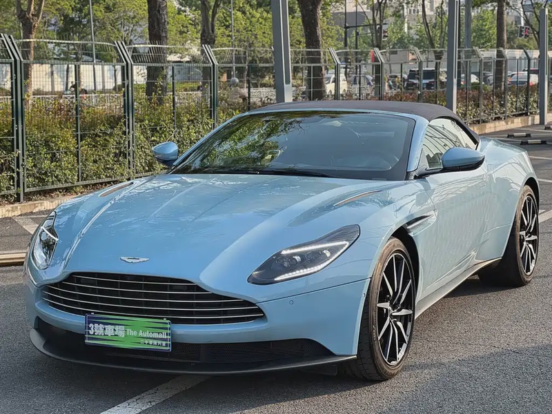 Aston Martin DB11