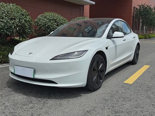 Tesla Model 3 2024
