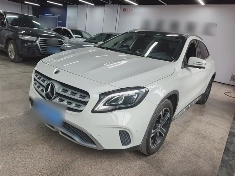 Mercedes-Benz GLA-Class