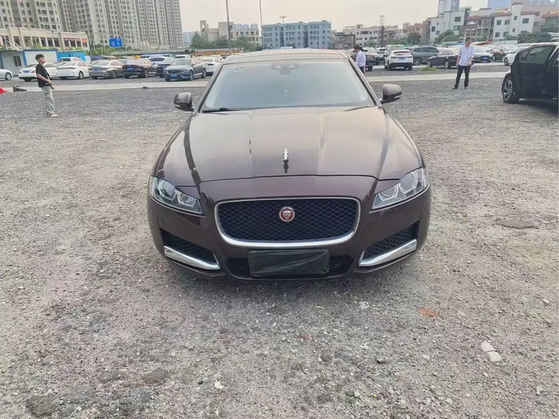 Jaguar XF