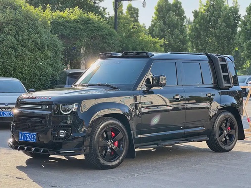 Land Rover Defender 2025