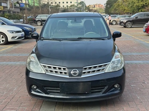 Nissan Tiida 2010
