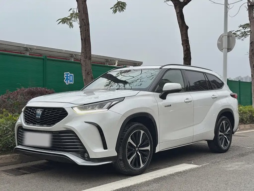 Toyota Crown Kluger 2024