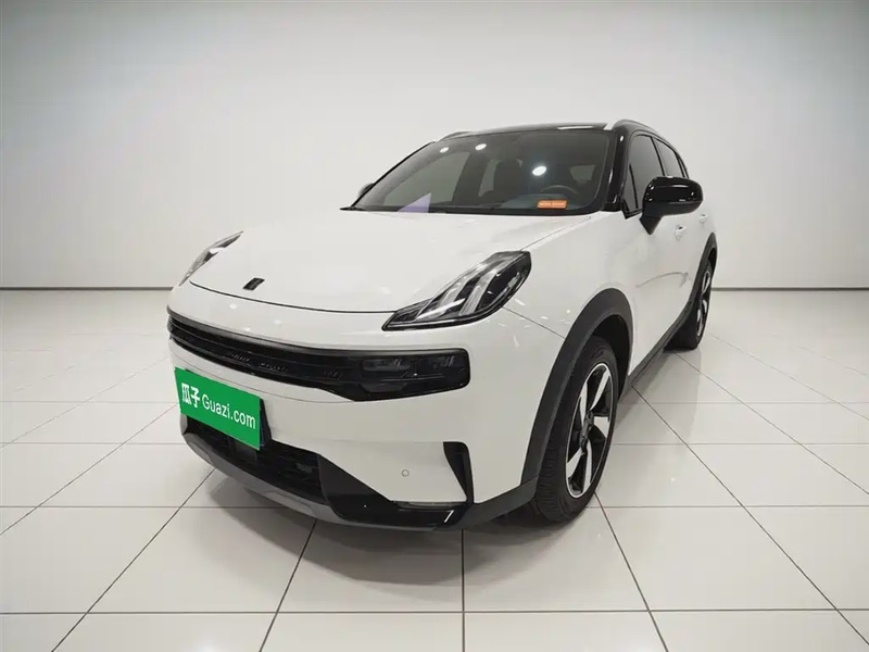 Lynk & Co 06
