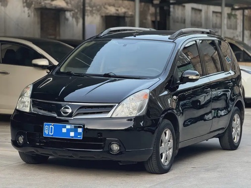 Nissan Livina 2010