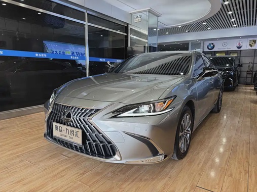 Lexus ES 2024