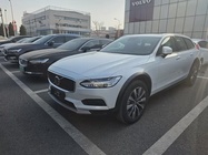 Volvo V90 2025