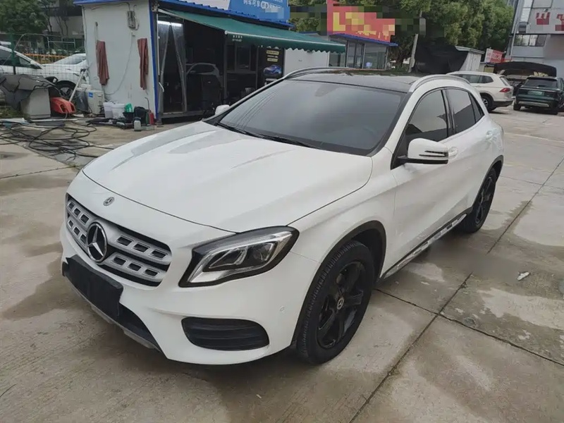Mercedes-Benz GLA-Class