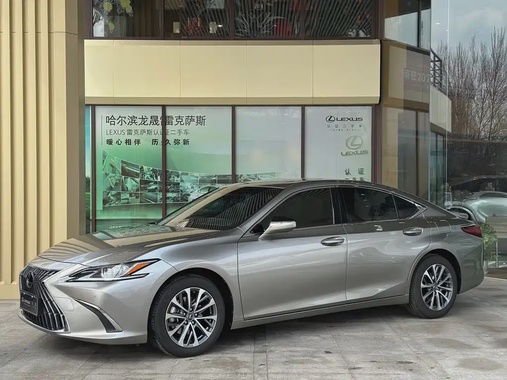 Lexus ES 2024