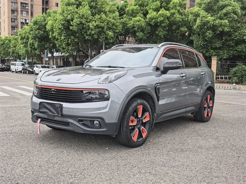 Lynk & Co 01