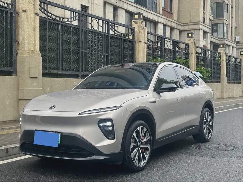 NIO EC7