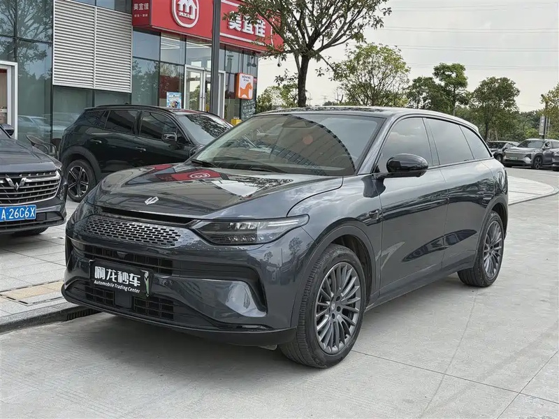 Leapmotor C11