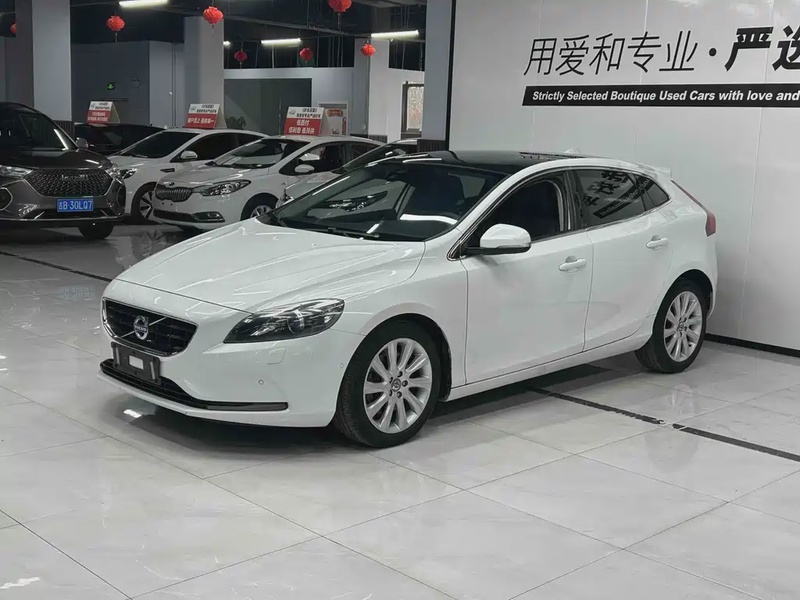 Volvo V40