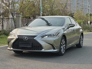 Lexus ES 2019