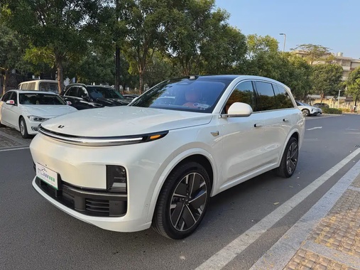 Li Auto L8 2025