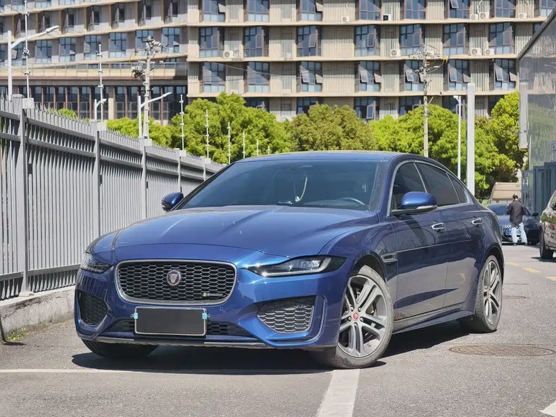 Jaguar XE