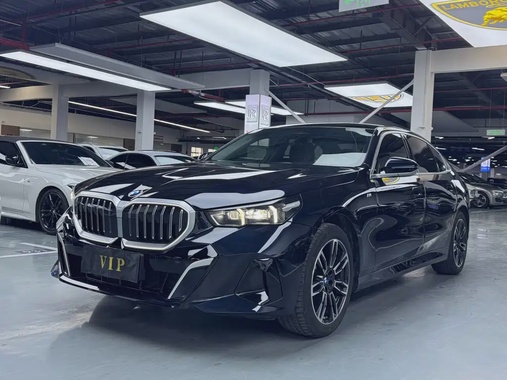 BMW 5 Series 2025