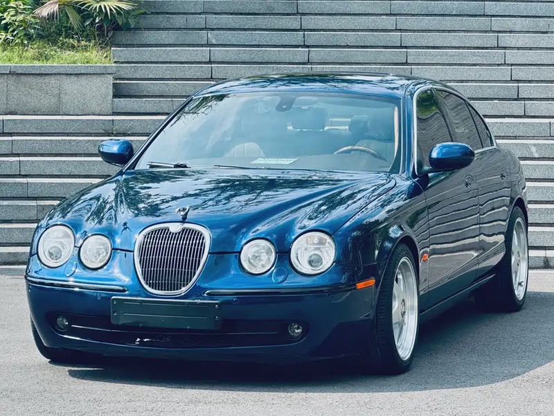Jaguar S-TYPE