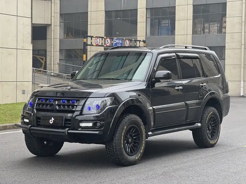 Mitsubishi Pajero 2019