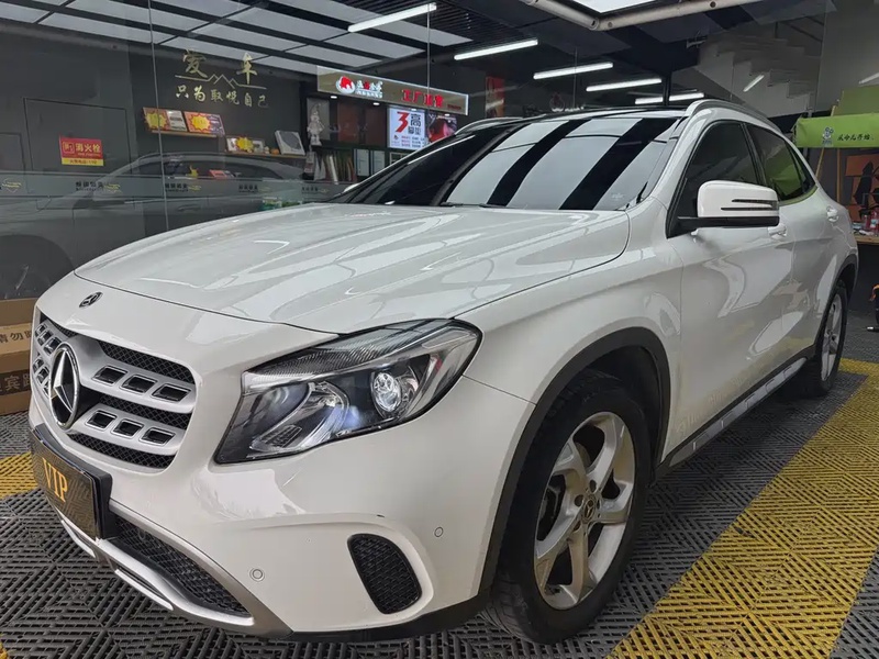 Mercedes-Benz GLA-Class