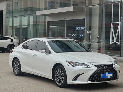 Lexus ES 2024