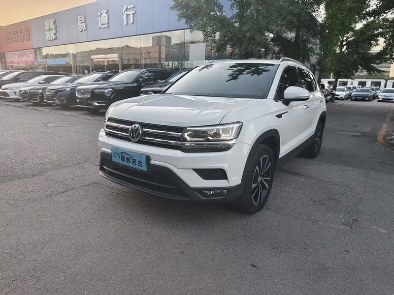 Volkswagen Tharu