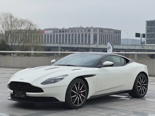 Aston Martin DB11 2017
