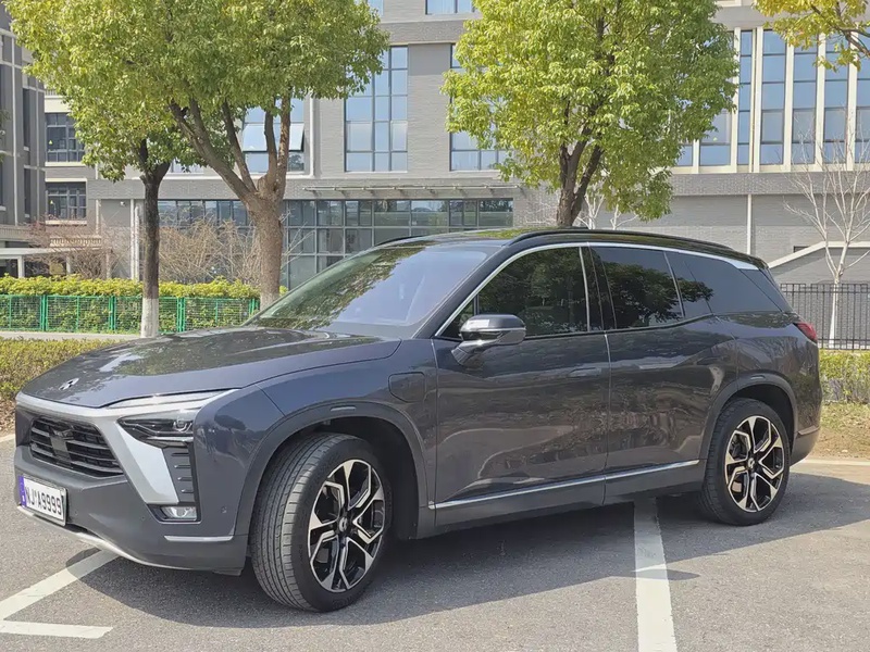 NIO ES8