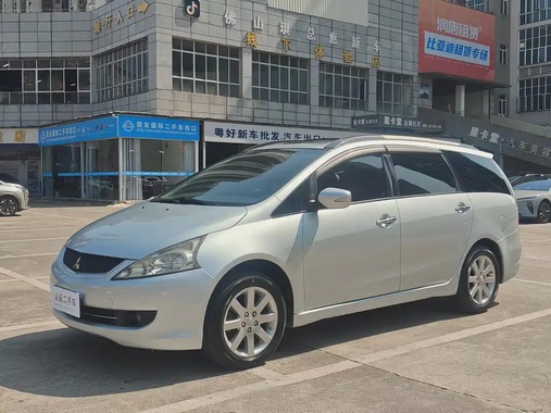 Mitsubishi Grandis 2009