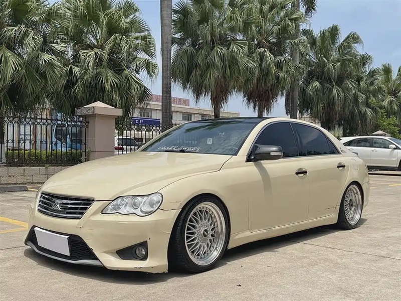 Toyota Reiz